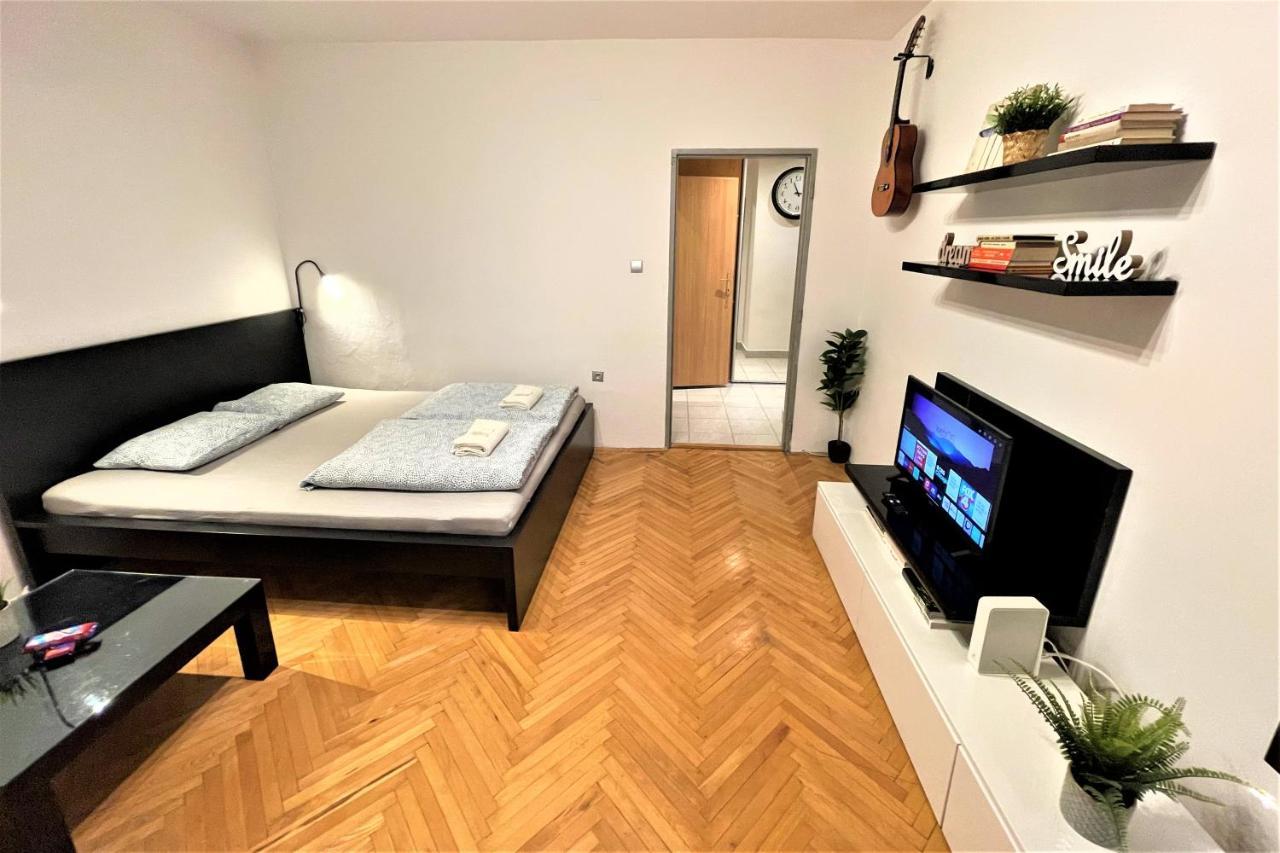 Apartment Helen - Old Town, Ac Μπρατισλάβα Εξωτερικό φωτογραφία